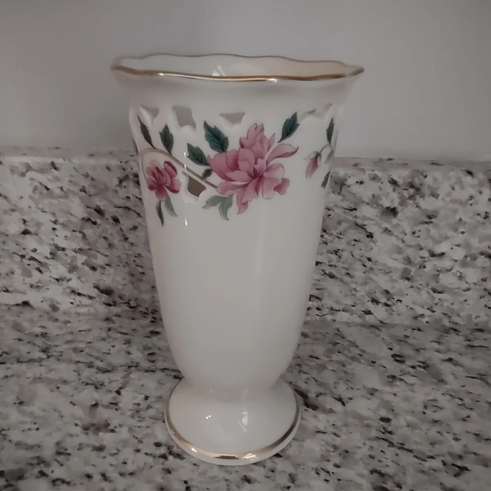 LENOX Vase Vintage Pierced Barrington Collection 7